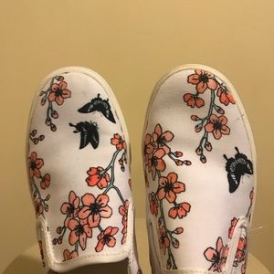 Women’s shoe size 7.5